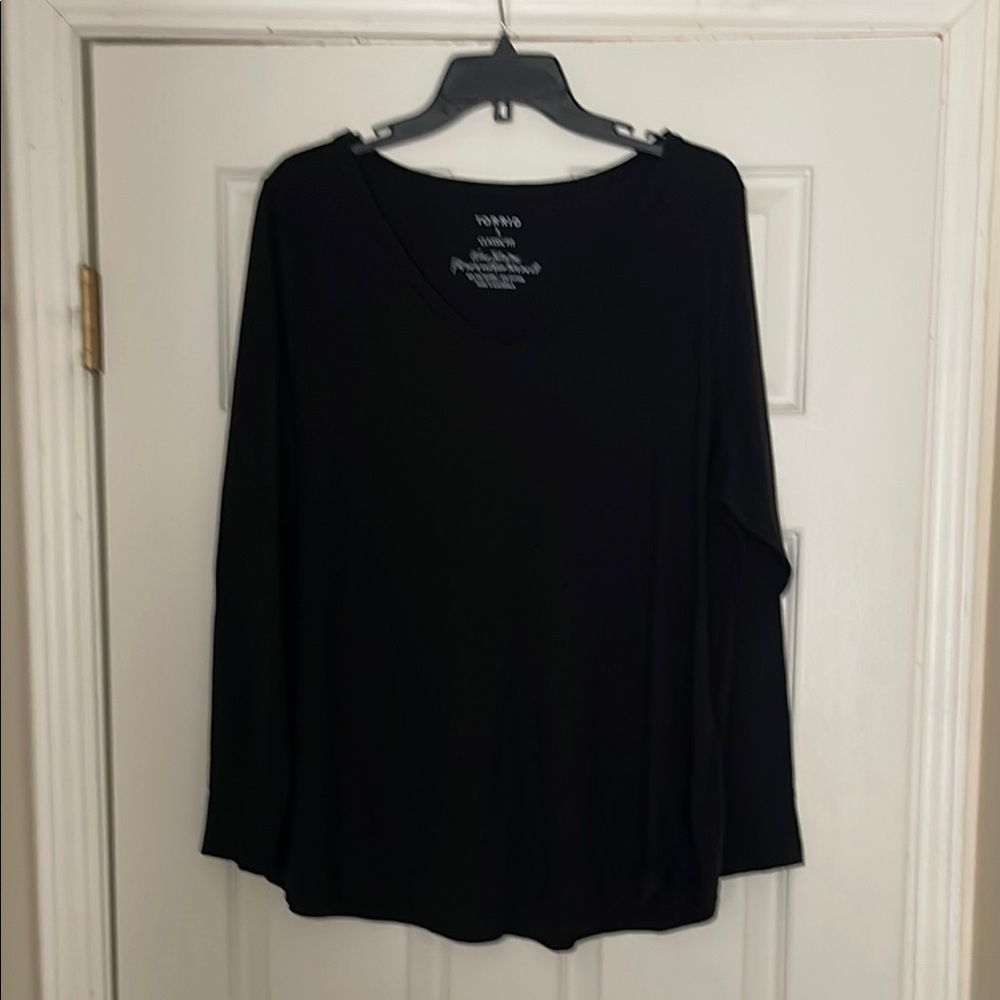 Torrid - Classic Fit V- neck Women's Black Long Sleeve Top - size 3X